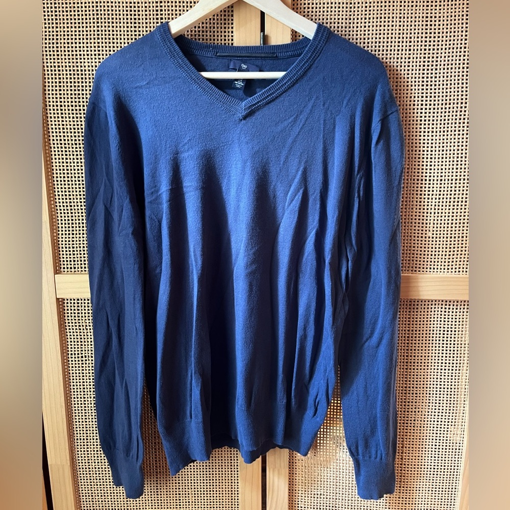 Gap Men’s (M) V-neck Sweater